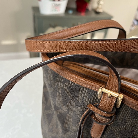 Michael Kors pocketbook - Picture 8 of 8